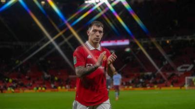 Martinez Out for Eight Weeks with Knee Injury