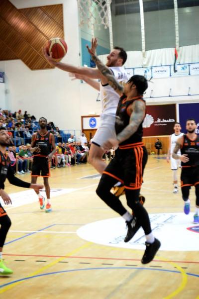 Al-Riyadi Defeats Homenetmen in Dubai Championship