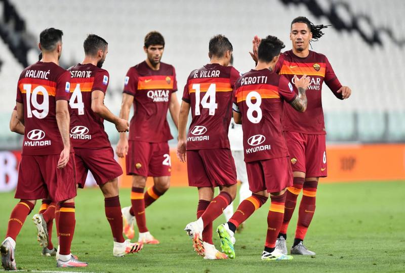 Two Late Goals Grant Roma Victory Over Lecce