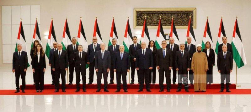 First Picture of the Palestinian Government Led by Mohammad Mustafa