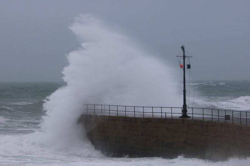 Storm Isha Hits Britain: Train Disruptions and Flight Cancellations