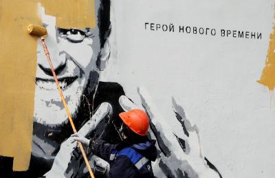 Title: Navalny's Mother: He Was Happy and Healthy When I Last Saw Him