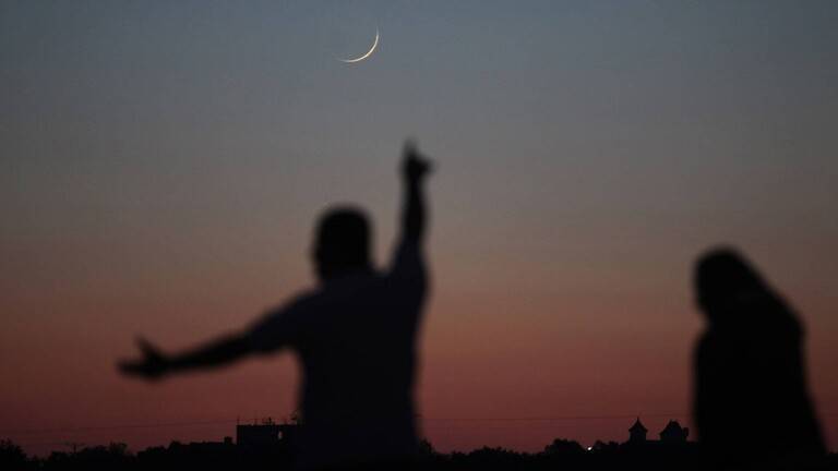 Eid al-Fitr Between the Crescent and the Telescope: Dar al-Fatwa Clarifies