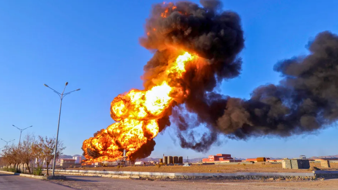 Fire at Oil Refinery in Isfahan, Iran