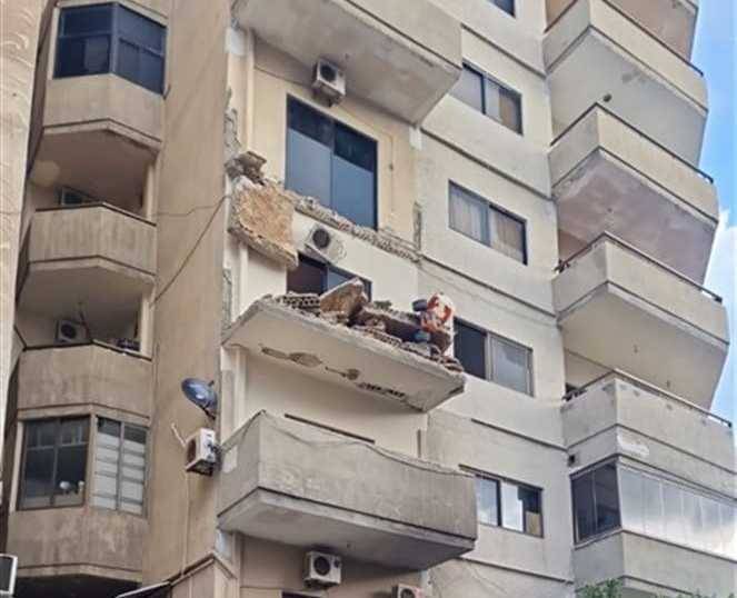 Title: Balcony Collapse in Tyre