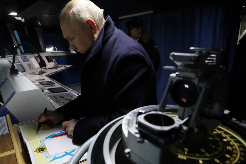Putin Attends Inauguration Ceremony for Two New Nuclear-Powered Submarines