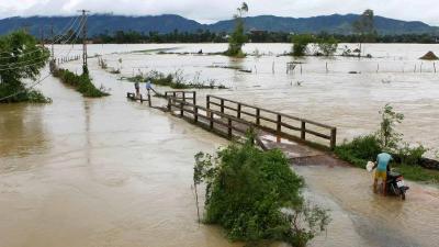 Death and Disappearance in Sudden Floods Around Lake Toba, Indonesia