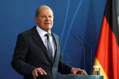 Scholz Celebrates Countdown to 100 Days Until Euro 2024