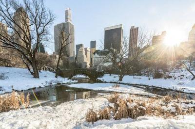 New York Awaits "Strong Storm"