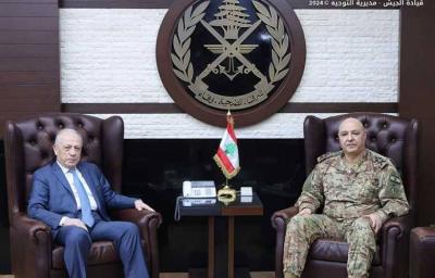Army Chief Receives Defense Minister for Easter Greetings