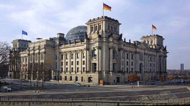 German Bundestag Approves Decision to Supply Long-Range Weapons to Kyiv Forces