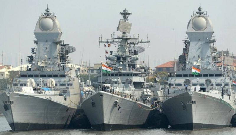 Indian Navy Prevents Somali Pirates from Using Cargo Ship