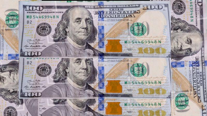 Dollar Drops Amid Expectations of End to Fed Rate Hike Cycle