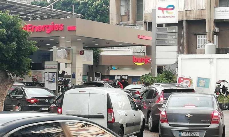 Old and New Scenes of Fuel Station Queues... Abu Shacra: The Stock is Sufficient