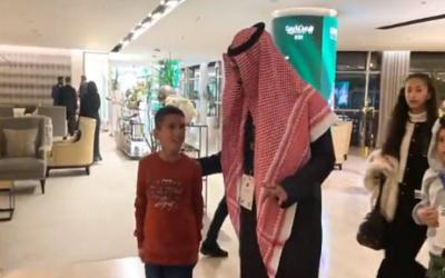 Video: The Reaction of an Orphaned Syrian Child Upon Seeing Ronaldo