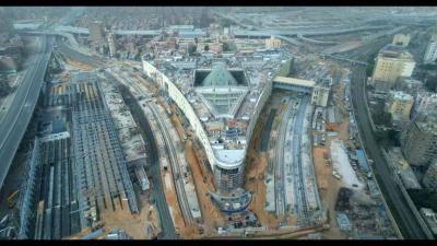 Egypt Builds a 40-Meter Glass Pyramid