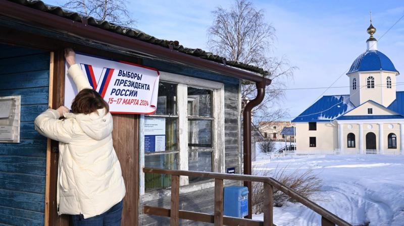 Video: Woman Sets Fire Inside Voting Booth in Moscow