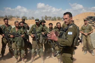 Injury of 4 Israeli Soldiers After Shell Ignites Inside Their Tank South of Gaza
