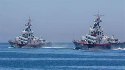 Ukrainian Boats Launch Attack on Russian Ship