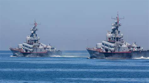 Ukrainian Boats Launch Attack on Russian Ship