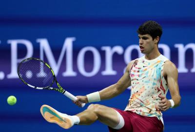 Title: Alcaraz Advances to Fourth Round at Australian Open