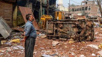 Title: India: 5 Killed in Clashes Between Hindus and Muslims