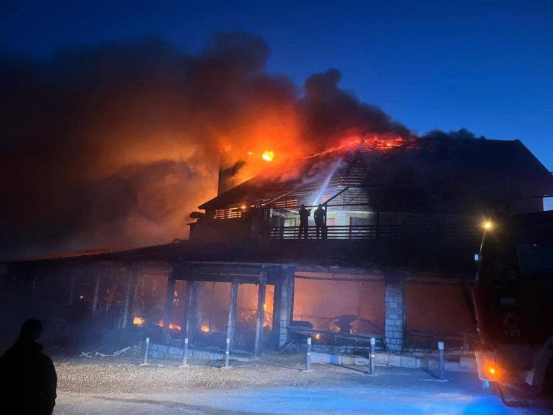 Title: Large Fire at Al-Montazah Restaurant in Anaya