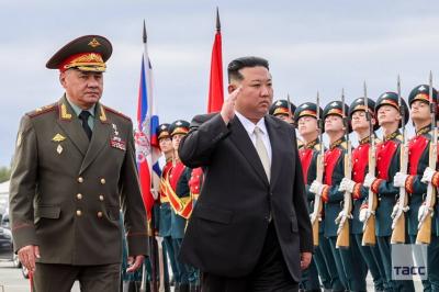 Kim Jong Un Explores Russian Strategic Bombers