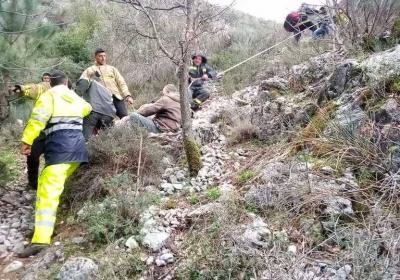 Civil Defense Rescues Shepherd Who Fell into Skull Valley