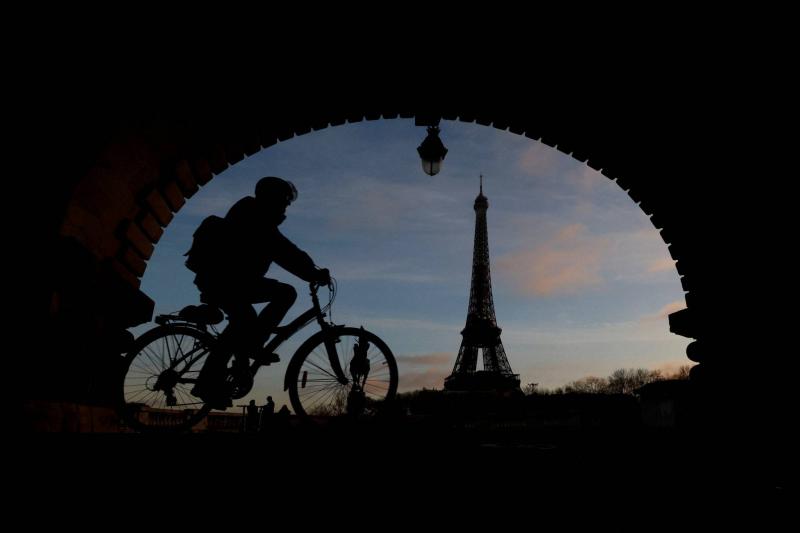 To Protect the Environment: Paris Triples SUV Parking Fees