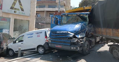 Injured in a Traffic Accident between a Truck and Three Cars in Bkfa (Video)