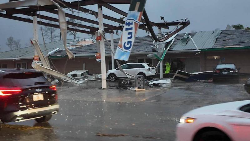 Snowstorms and Floods Hit the United States