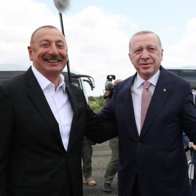 Erdogan Meets Azerbaijani President Today as Thousands of Armenians Flee from Karabakh