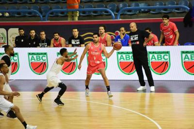 Experience Leads the World Cup Team to Victory Over the Emirati Team