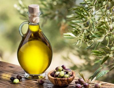 Benefits of Olive Oil: Experts Warn Against the "Golden Liquid" Hype