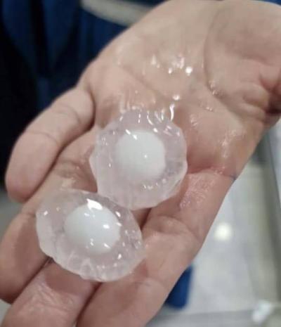 Giant Hailstones Hit Oman... Coming Soon to Dubai (Video)