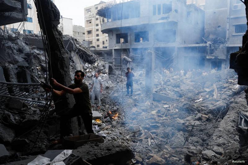 Israeli Airstrikes in Central Gaza; Naval Forces Attack Rafah in the South