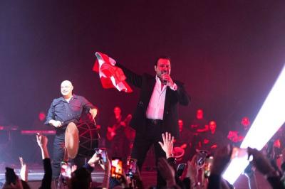 Aasi Al-Hallani Breaks Down Crying on Stage... What’s the Reason?