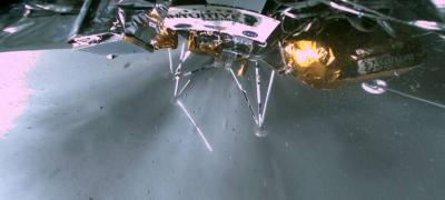 After Landing on the Moon, American Spacecraft's Leg Breaks!