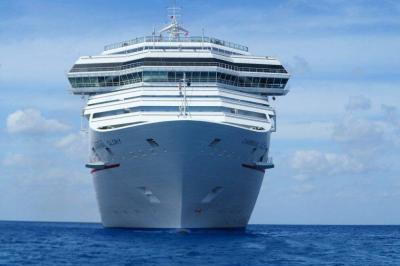 Grounding of Cruise Ship with 206 People in the Arctic