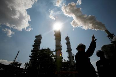 Saudi Arabia and Russia to Continue Voluntary Oil Production Cuts