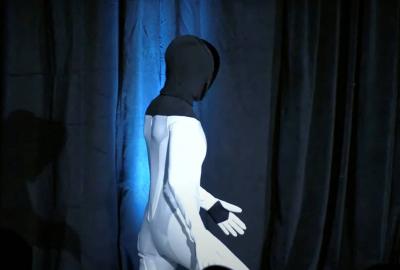 Elon Musk's Robot Folds Clothes (Video)