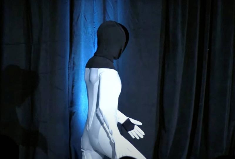 Elon Musk's Robot Folds Clothes (Video)