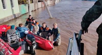 Floods Sweep Through Over 10,000 Homes in Russia