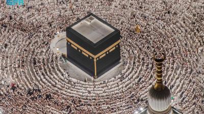 Video... Suicide Attempt Inside the Grand Mosque in Mecca!