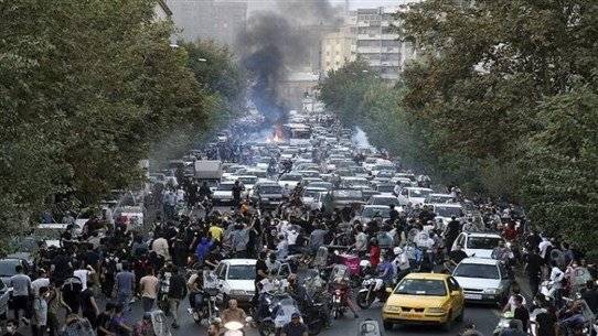 Angry Night Demonstrations Shake Tehran