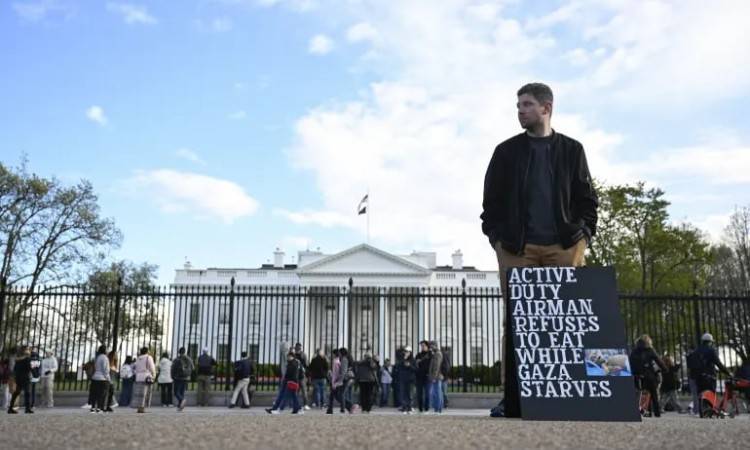 American Soldier Continues Hunger Strike Outside the White House for the Seventh Day