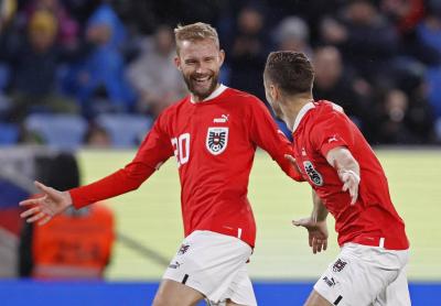 During 6 Seconds... Baumgartner Scores the Fastest International Goal in History - Video