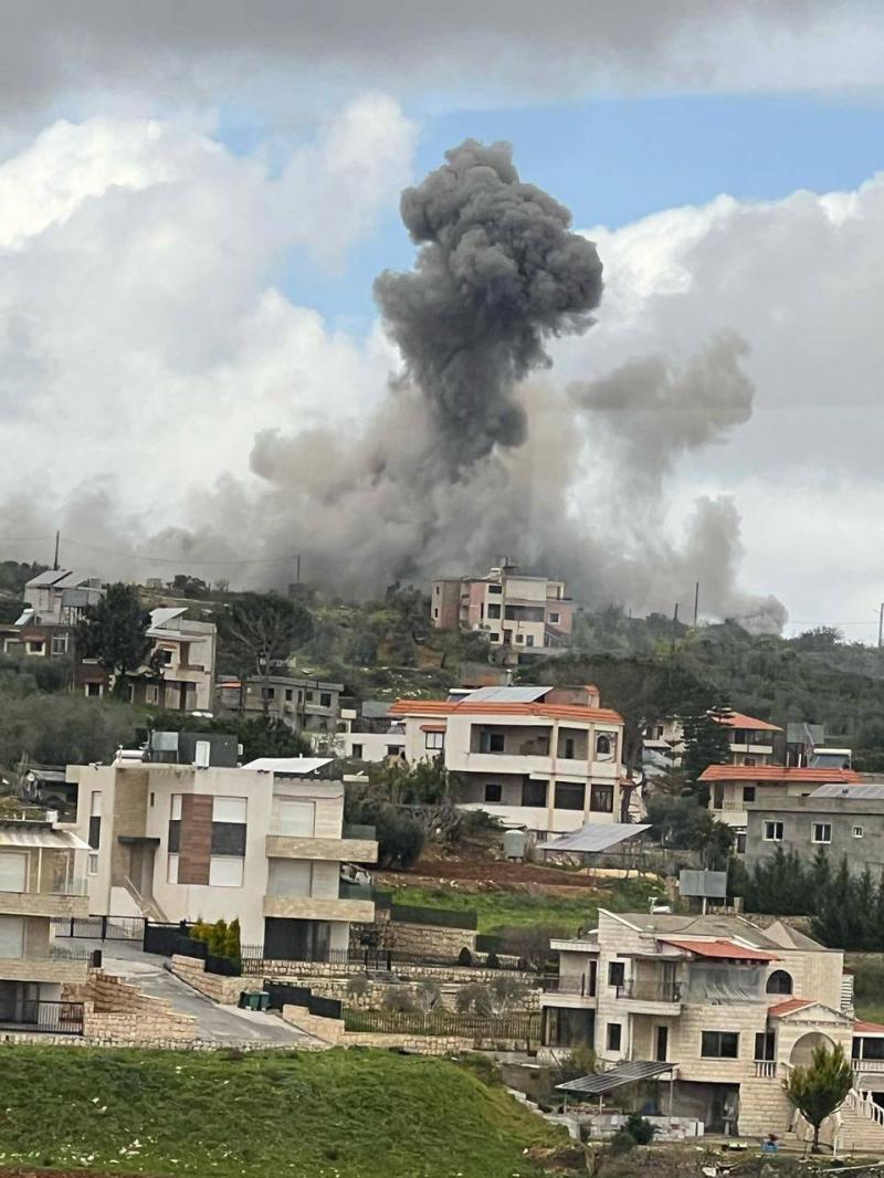 Israeli Airstrike Targets House in Ayteroun (Image + Video)