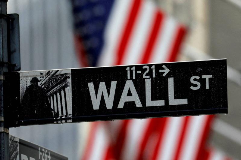 Wall Street Closes Down